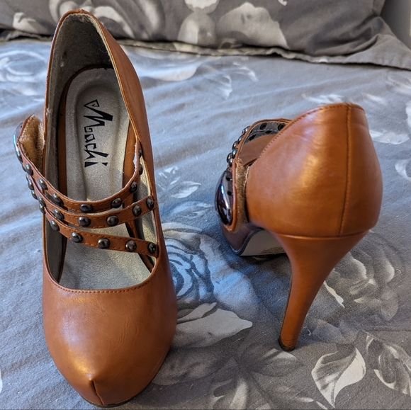 Machi Heels - Picture 2 of 8